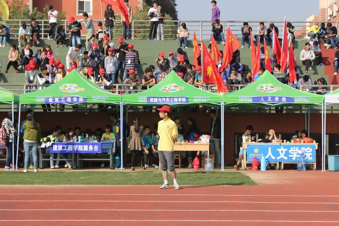 各服务台校运动会为做好服务工作