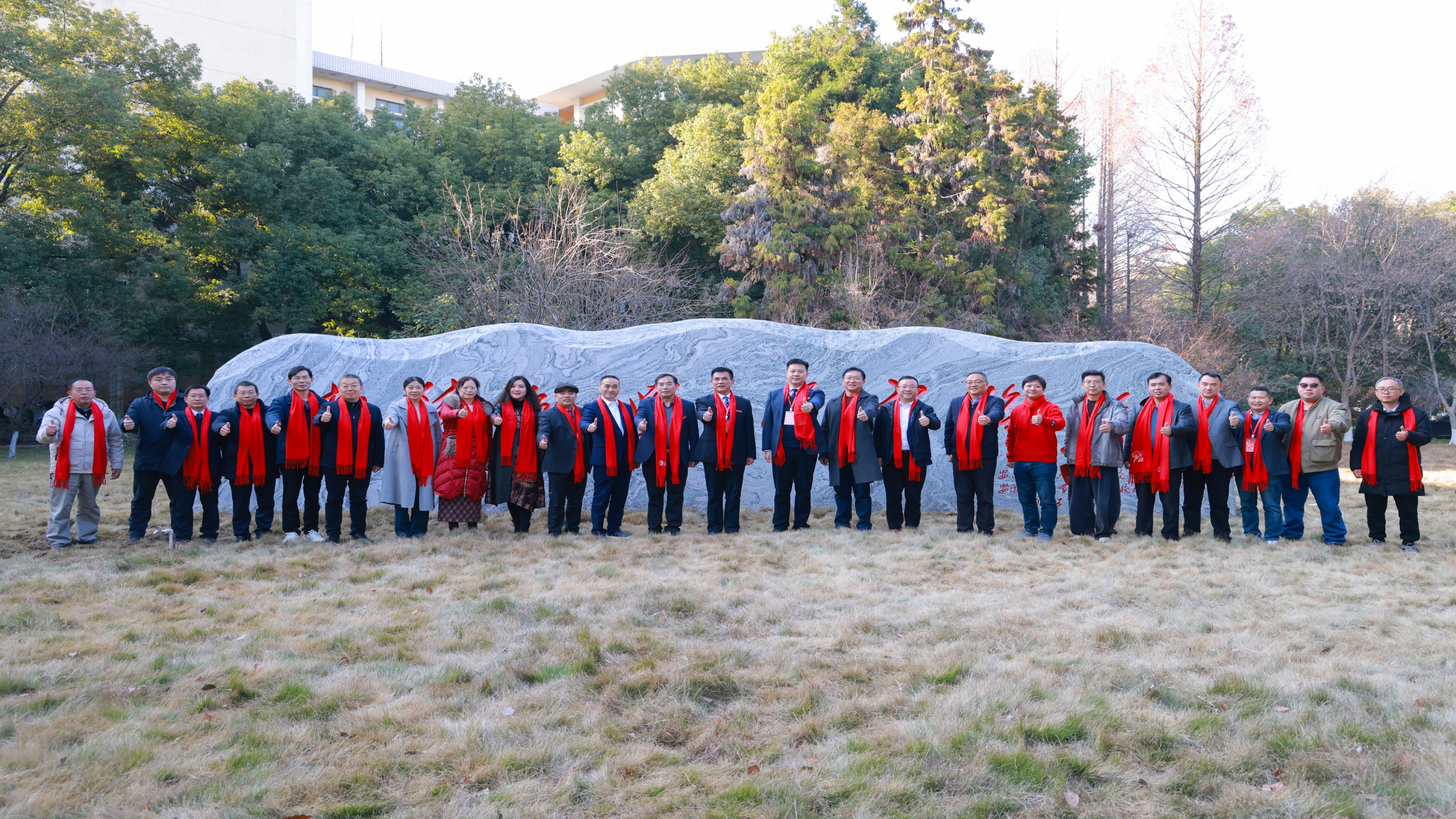 【九秩芳华】雕塑凝萃中的90年...