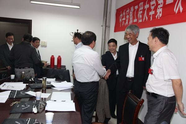 校领导看望后勤总支代表团