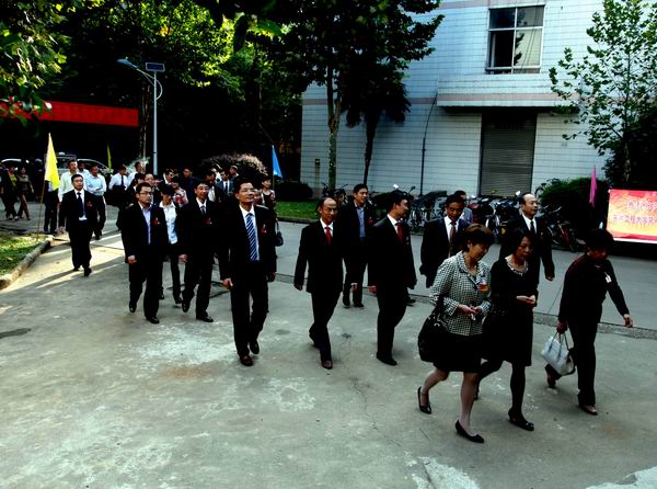 精神饱满的代表们